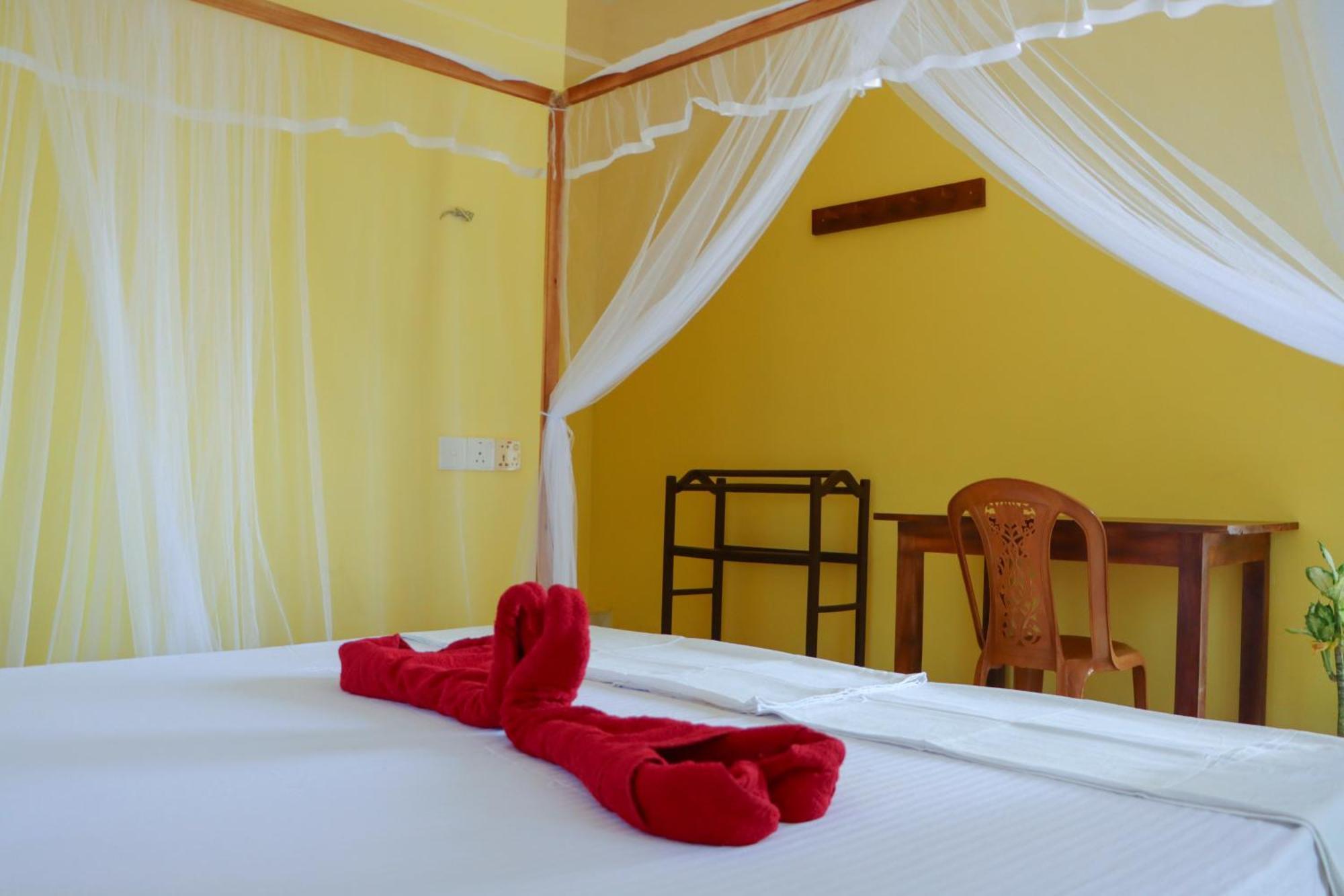 Ferienwohnung Benzai Surf Arugam Bay Exterior foto